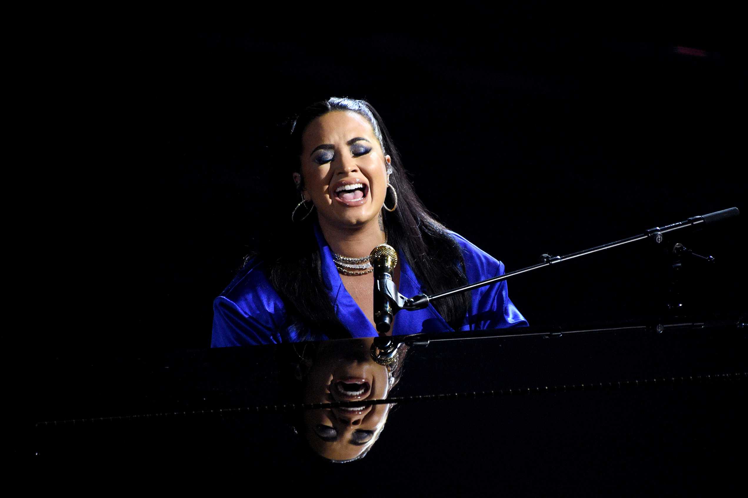 2020_Billboard_Music_Awards_-_October_15-14.jpg
