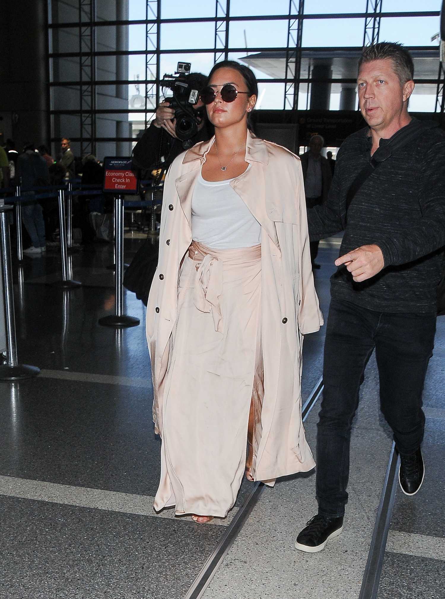At_LAX_Airport_in_Los_Angeles_-_May_16-65.jpg