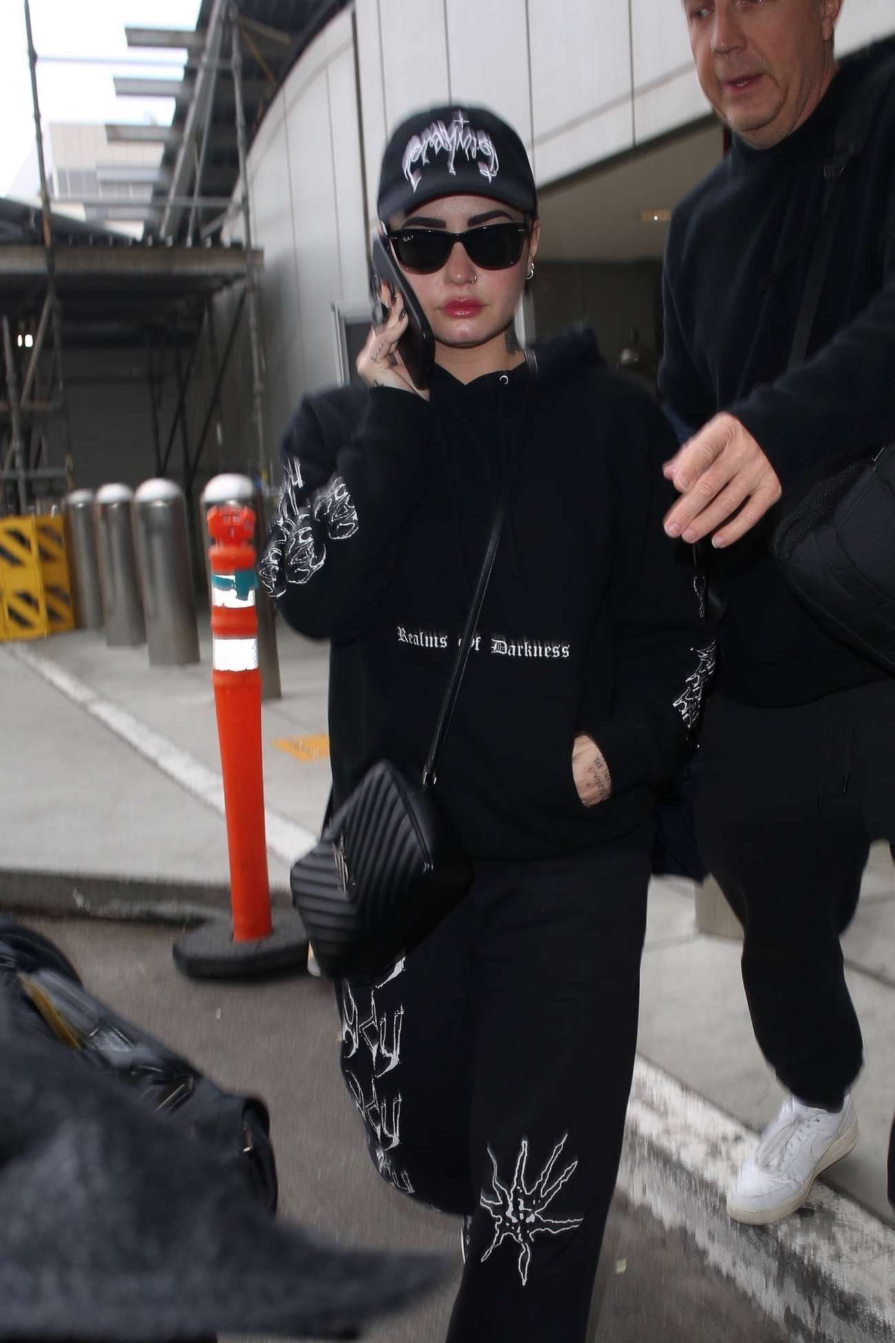 At_LAX_airport_in_Los_Angeles2C_California__1130202201.jpg