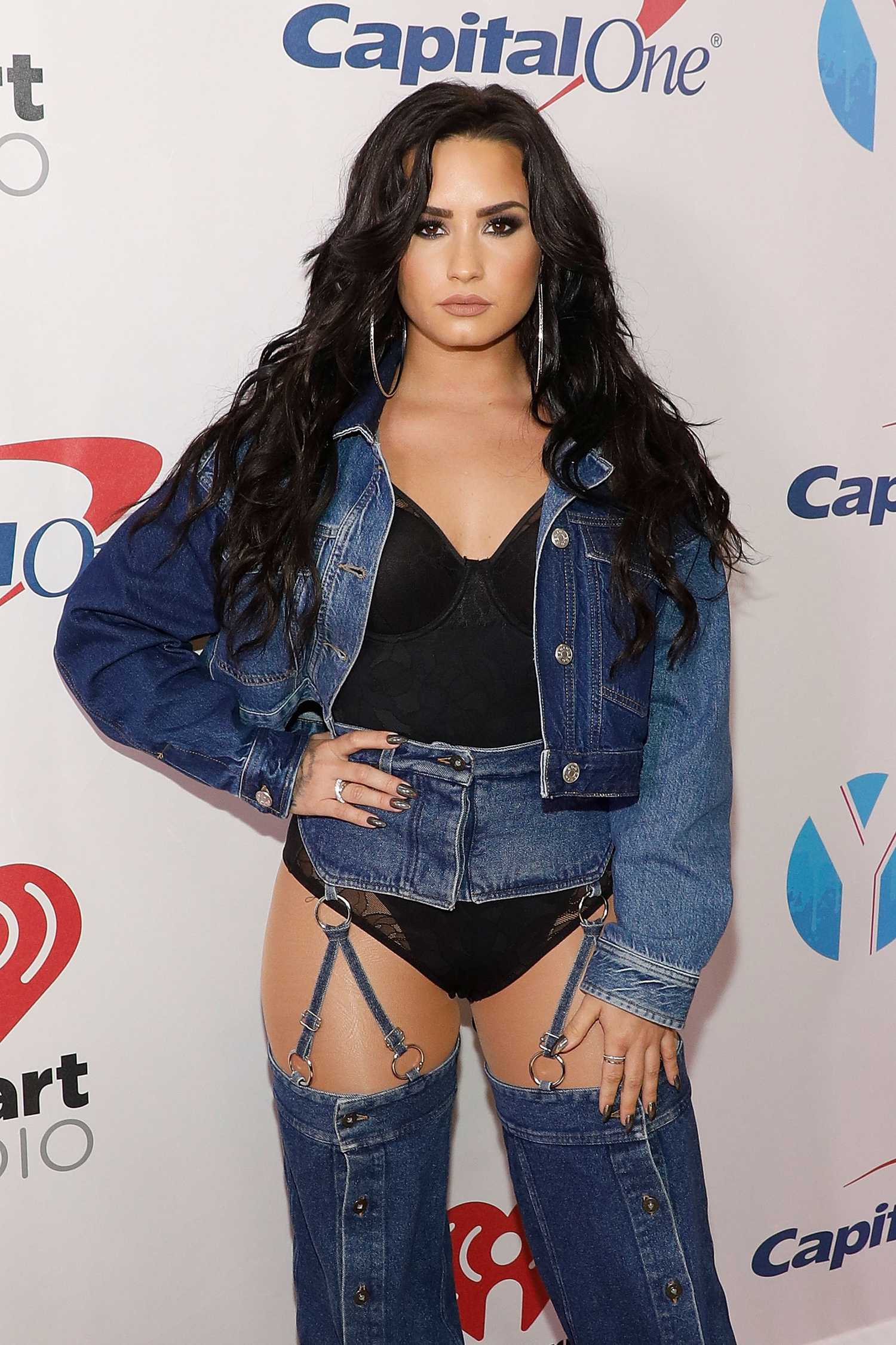 Demi_Lovato_-_2017_Y100_Jingle_Ball__on_December_17-02.jpg Demi_Lovato_-_2017_Y100_Jingle_Ball__on_December_17-02.jpg
