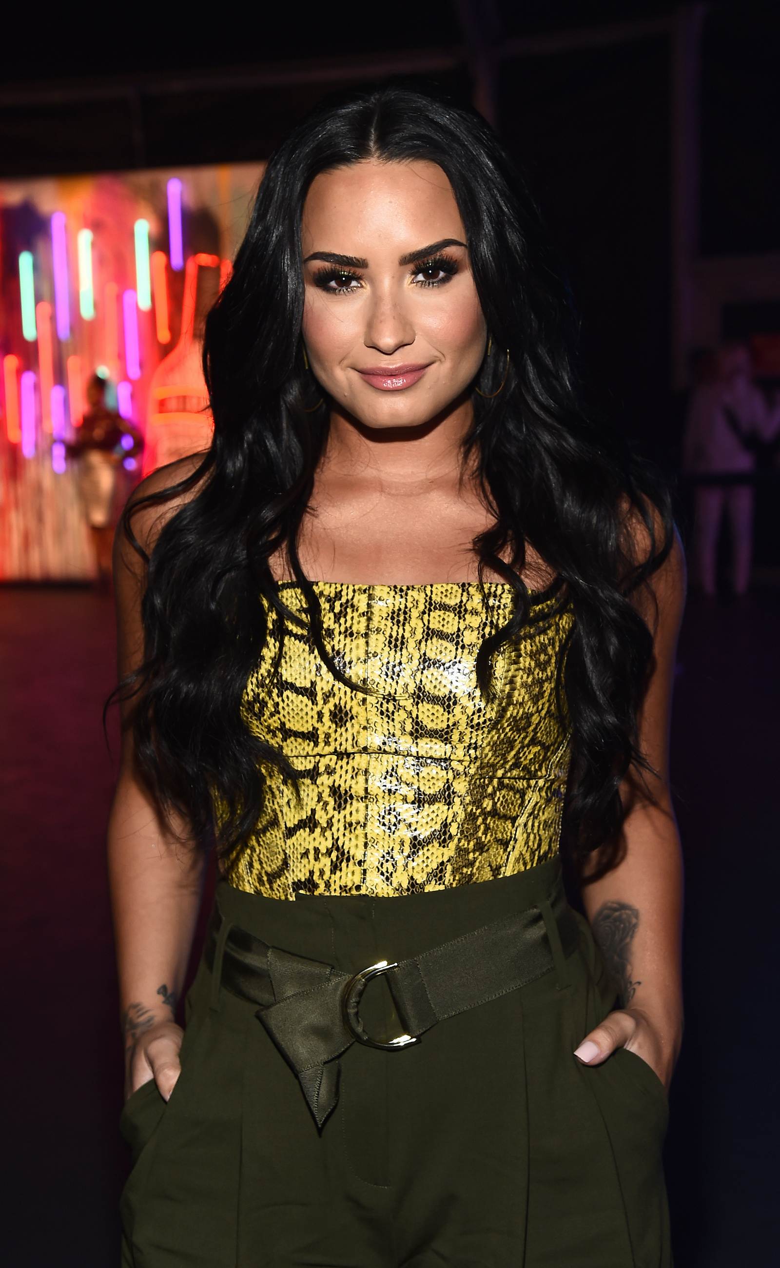 Demi_Lovato_-_29Rooms_opening_night_of__Refinery_29_Turn_it_into_Art__on_December_6-03.jpg