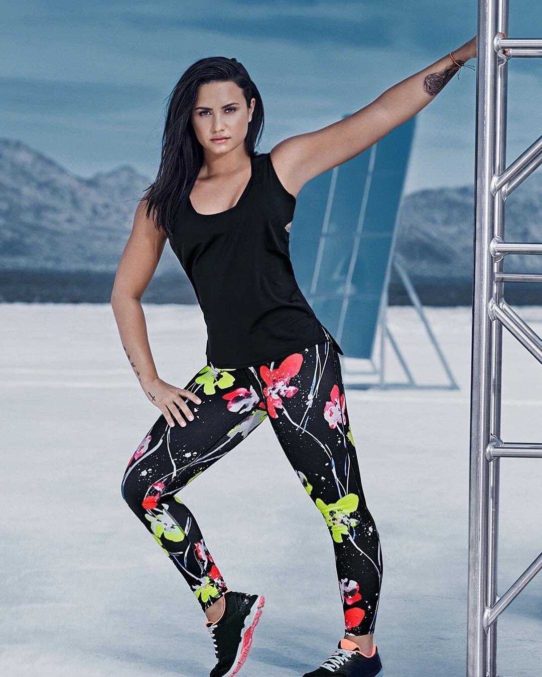 Demi_Lovato_-_Fabletics_Photoshoot_2017-08.jpg