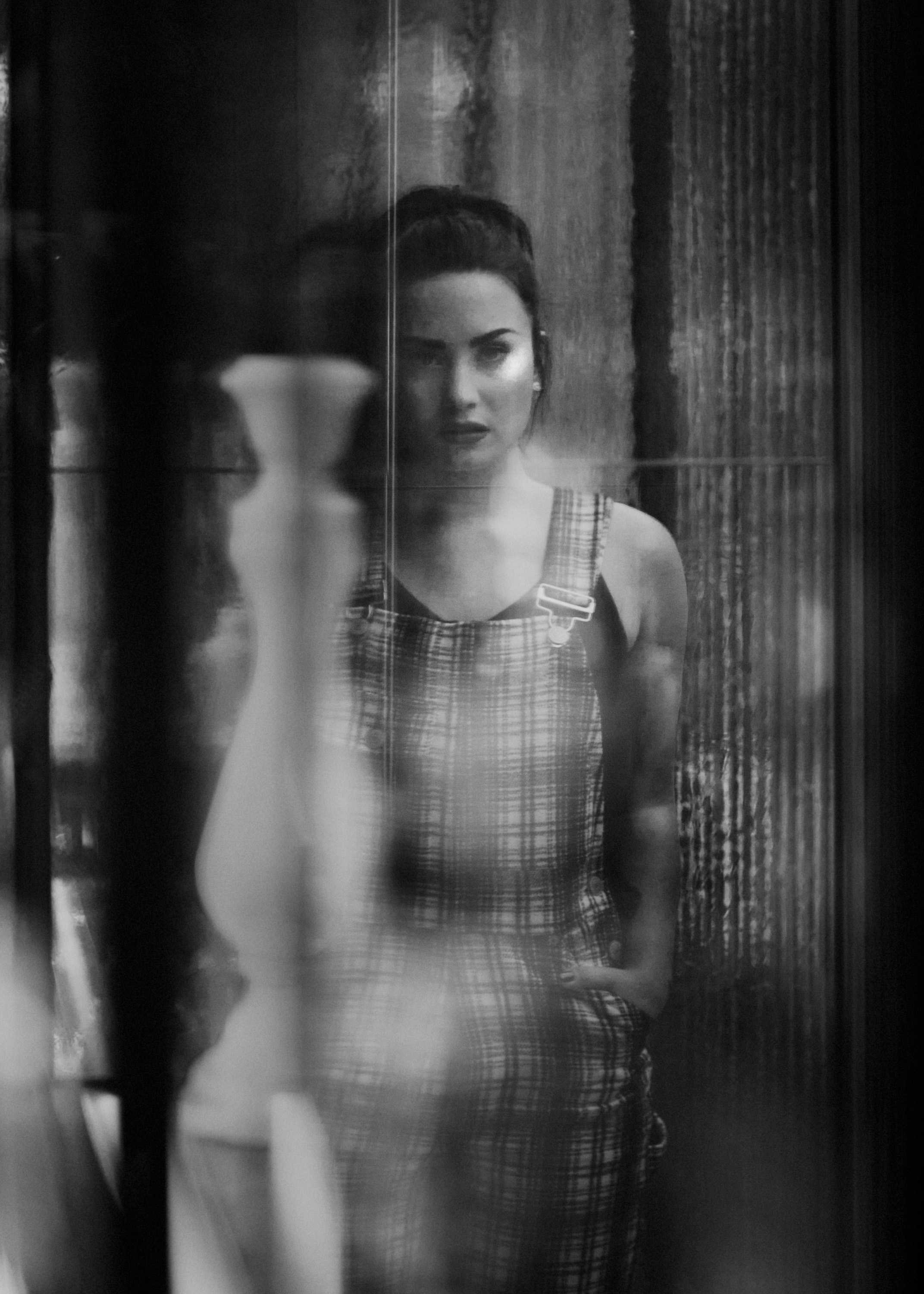 Demi_Lovato_-_Jessica_Lehrman_-_Noisey-02.jpg