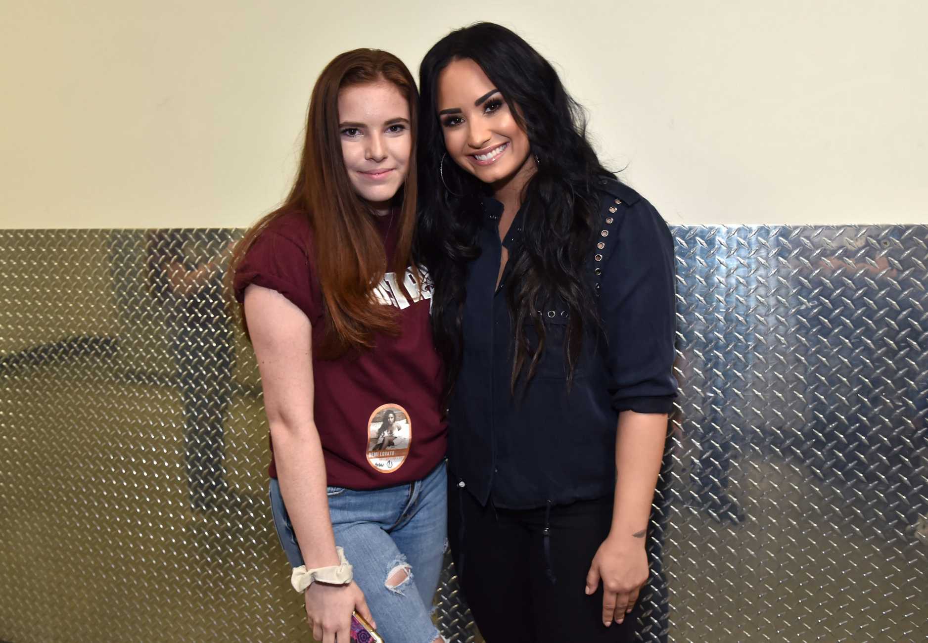 Demi_Lovato_-_Meet_and_Greet_-_Viejas_Arena_at_Aztec_Bowl_San_Diego_State_University_on_February_262C_2018-05.jpg