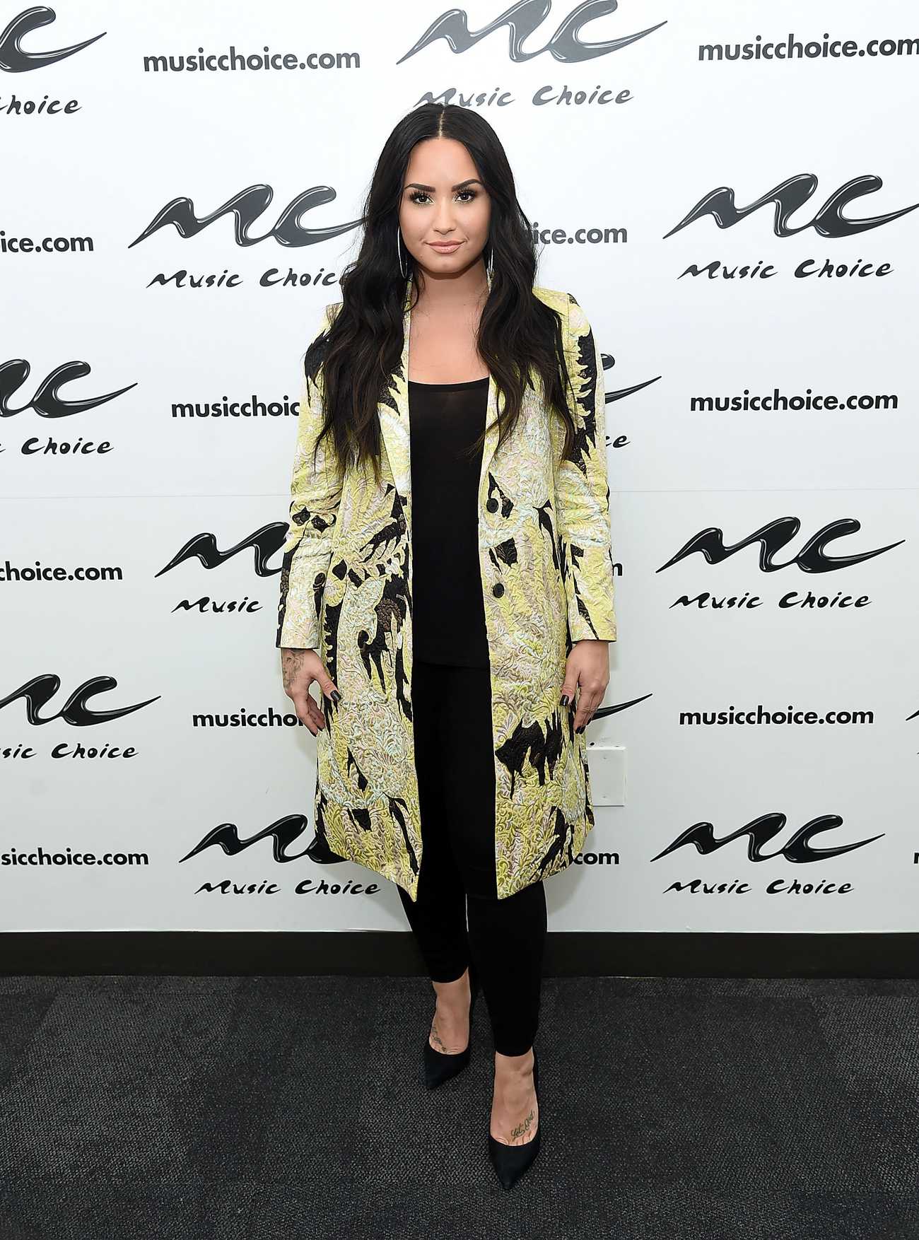 Demi_Lovato_-_Music_Choice_at_Music_Choice_Studios_in_New_York_City_-_March_222C_2018-01.jpg Demi_Lovato_-_Music_Choice_at_Music_Choice_Studios_in_New_York_City_-_March_222C_2018-01.jpg