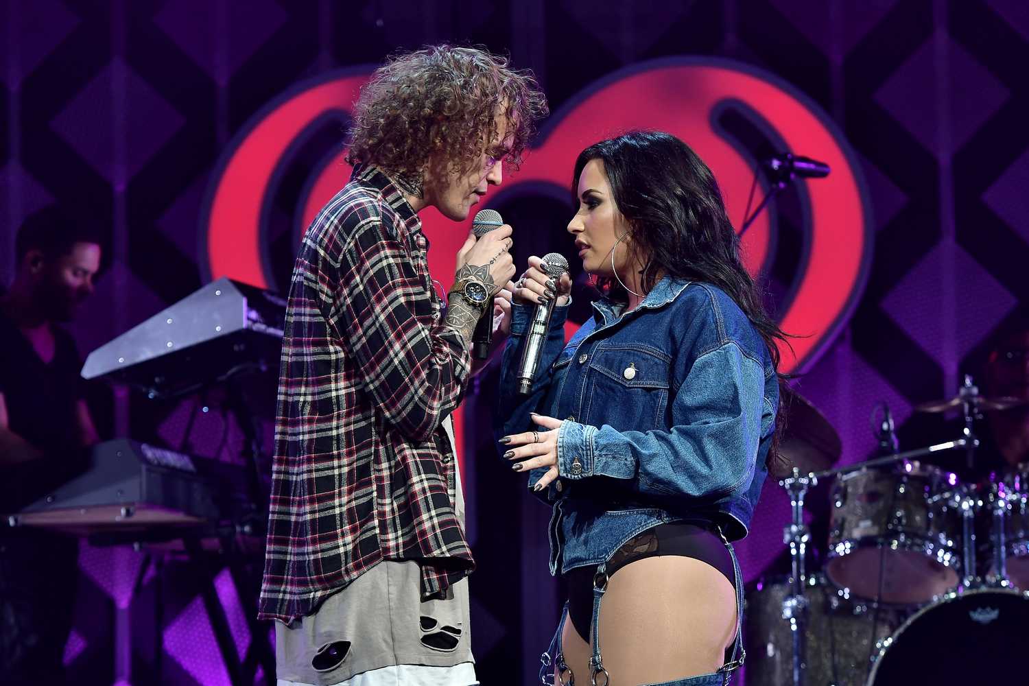 Demi_Lovato_-_Performing_at_2017_Y100_Jingle_Ball_on_December_17-06.jpg