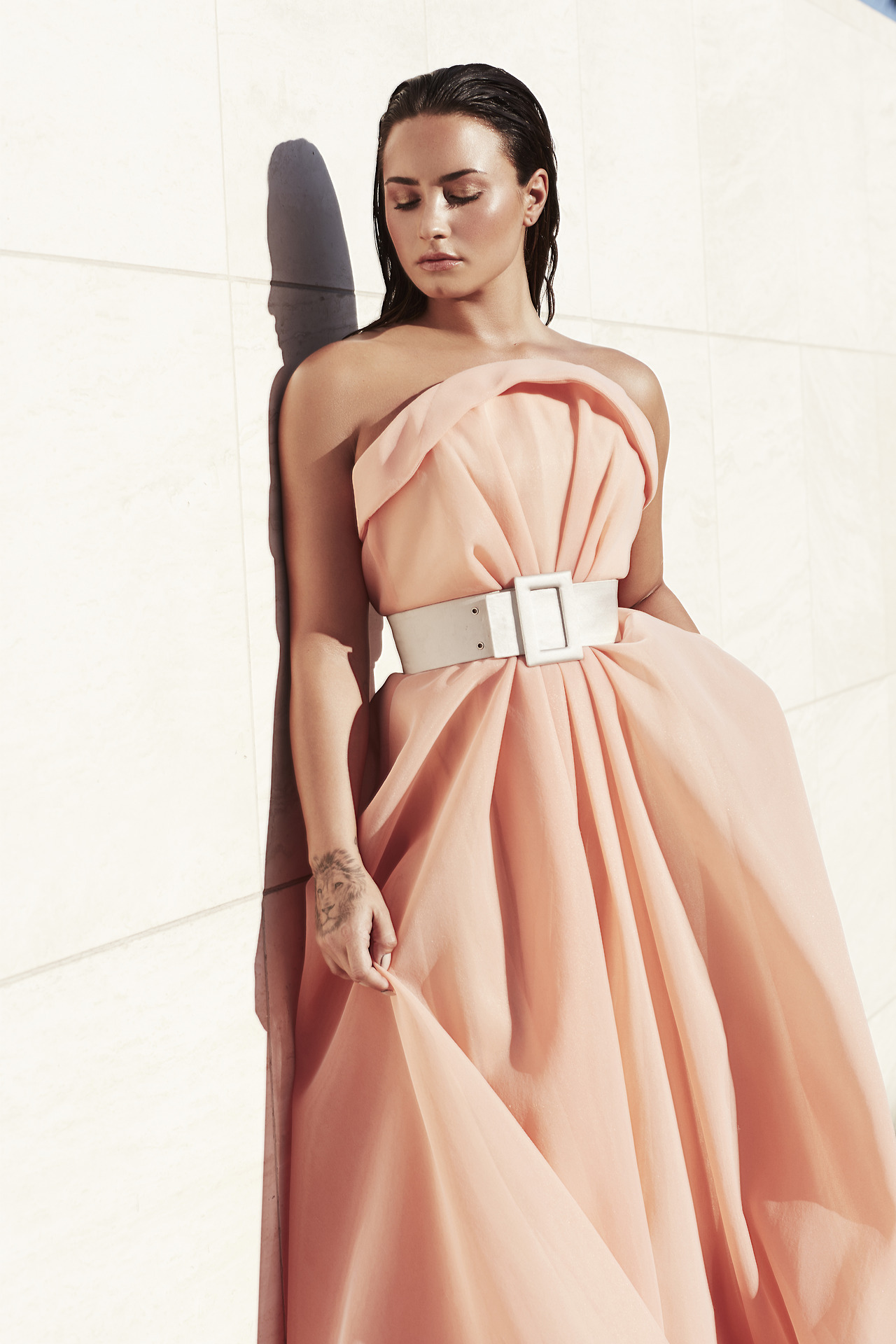 Demi_Lovato_-_Tell_Me_You_Love_Me_Photoshoot_2017-10.jpg