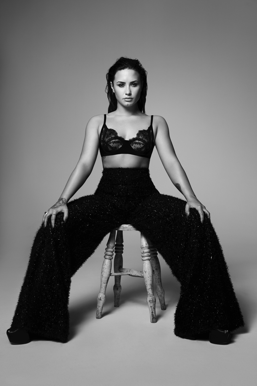 Demi_Lovato_-_Tell_Me_You_Love_Me_Photoshoot_2017-31.jpg