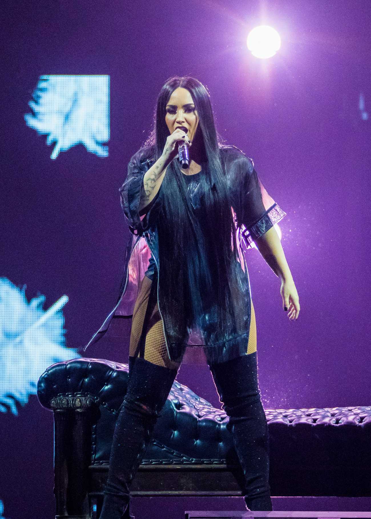 Demi_Lovato_-_Tell_Me_You_Love_Me_Tour_at_Little_Caesars_Arena_in_Detroit2C_Michigan_-_March_132C_2018-01.jpg