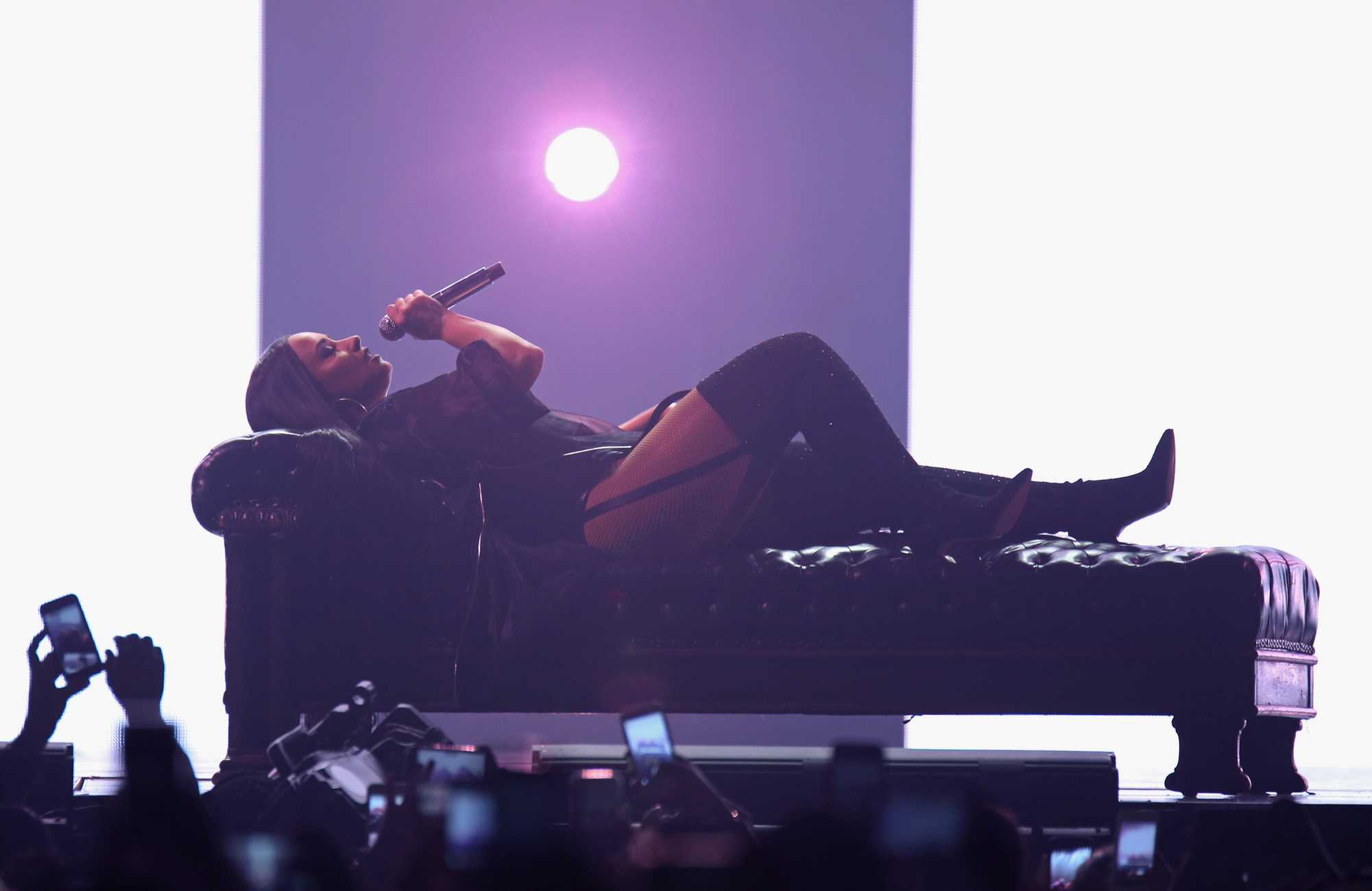 Demi_Lovato_-_Tell_Me_You_Love_Me_Tour_at_MGM_Grand_Garden_Arena_in_Las_Vegas2C_NV_-_March_32C_2018-06.jpg