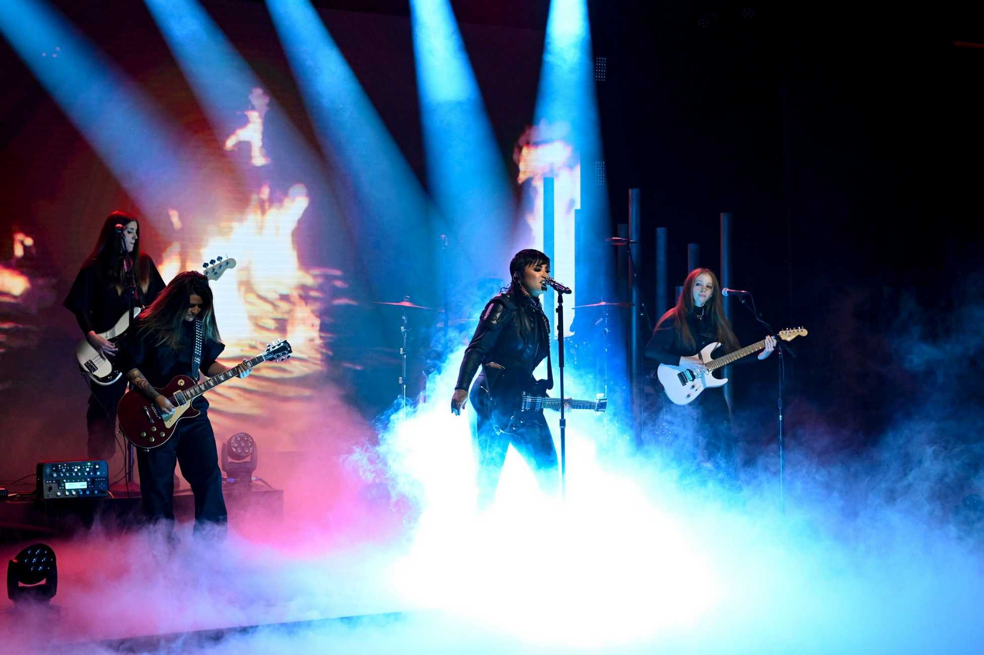 Demi_Lovato_-_The_Tonight_Show_Starring_Jimmy_Fallon__0609202213.jpg