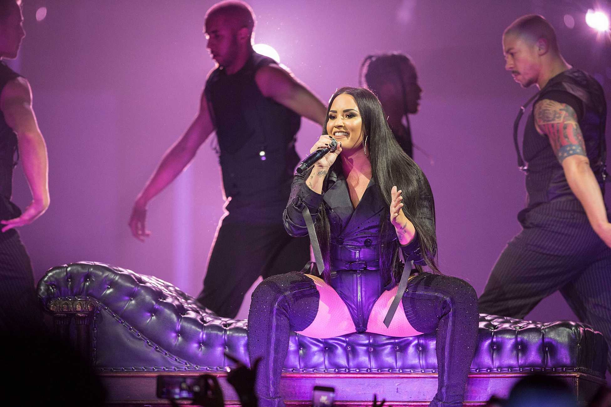 Demi_Lovato_-_Viejas_Arena_at_Aztec_Bowl_San_Diego_State_University_on_February_262C_2018-11.jpg