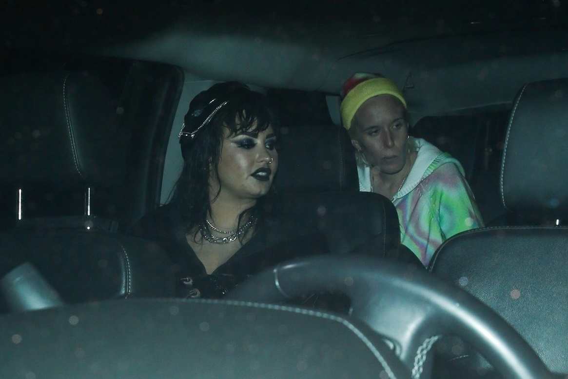 Demi_Lovato_-_leaves_a_Halloween_party_in_West_Hollywood2C_California__1030202103.jpg
