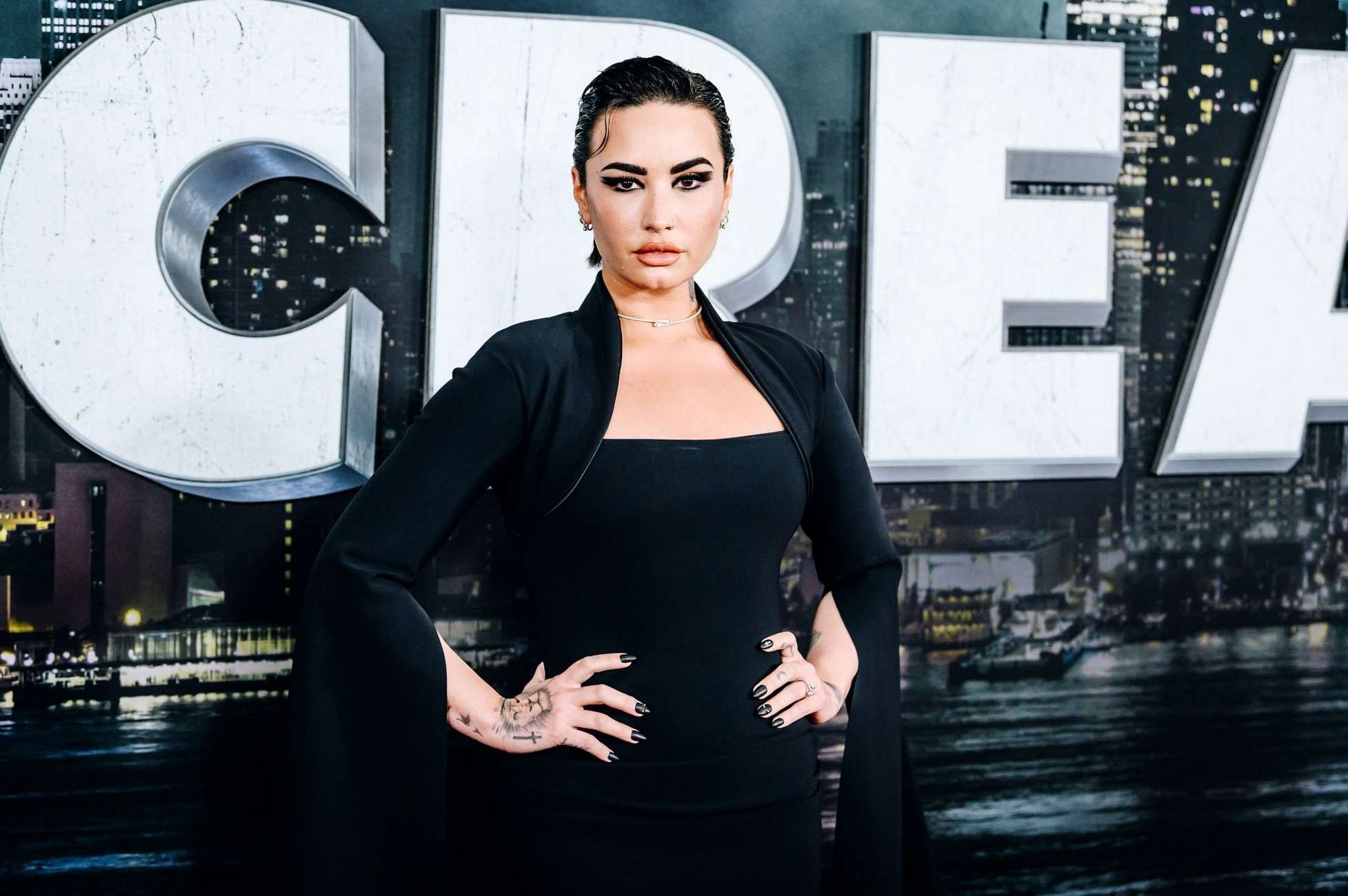 Demi_Lovato_-_premiere_of_Scream_VI_at_AMC_Lincoln_Square2C_New_York_City_-_March_62C_202310.jpg