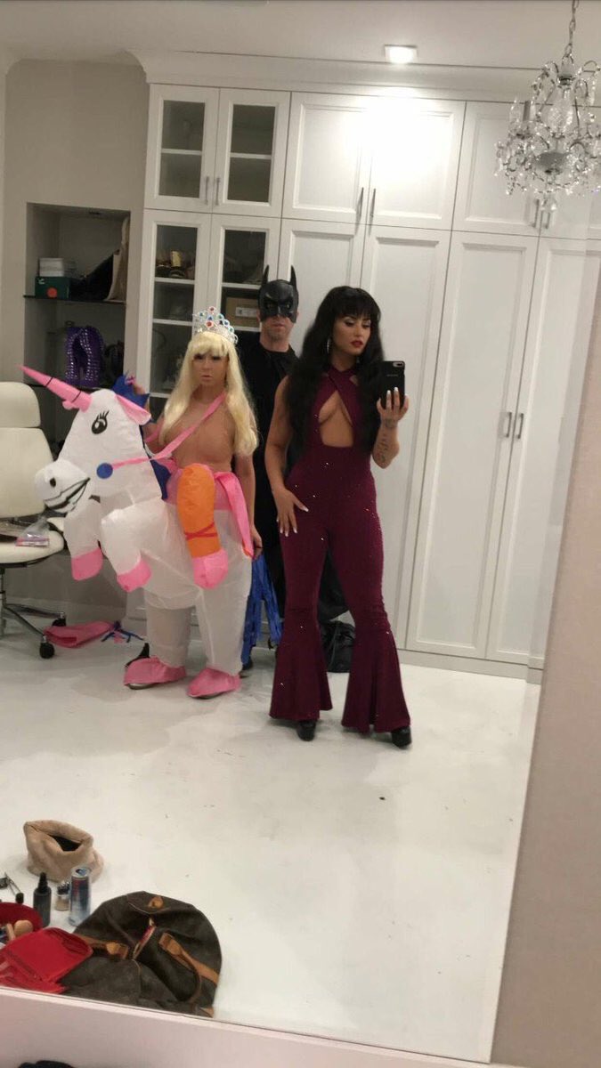 Demi_Lovato_Halloween_Party_2017_-_October_29-17.jpg