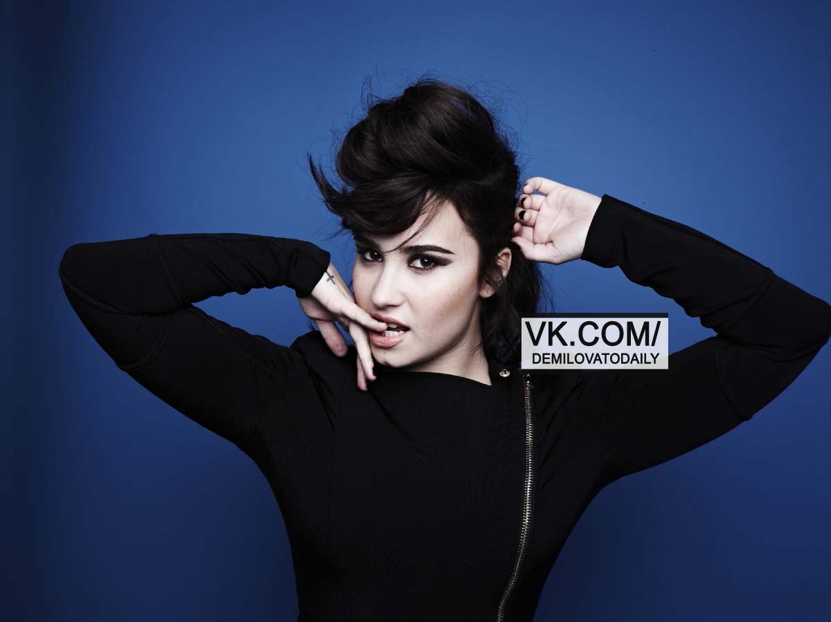 Girlfriend_Magazine-28.jpg