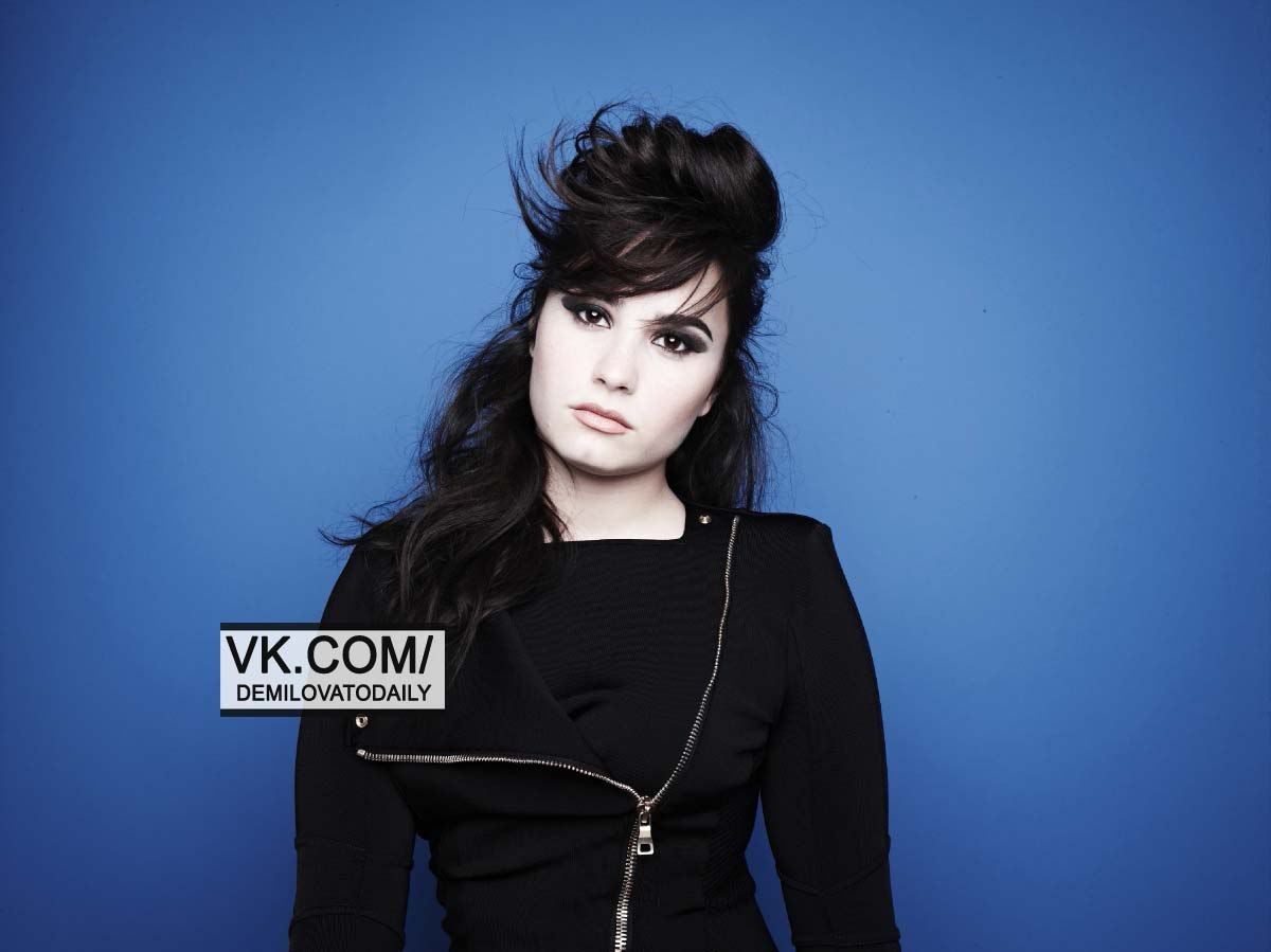 Girlfriend_Magazine-49.jpg