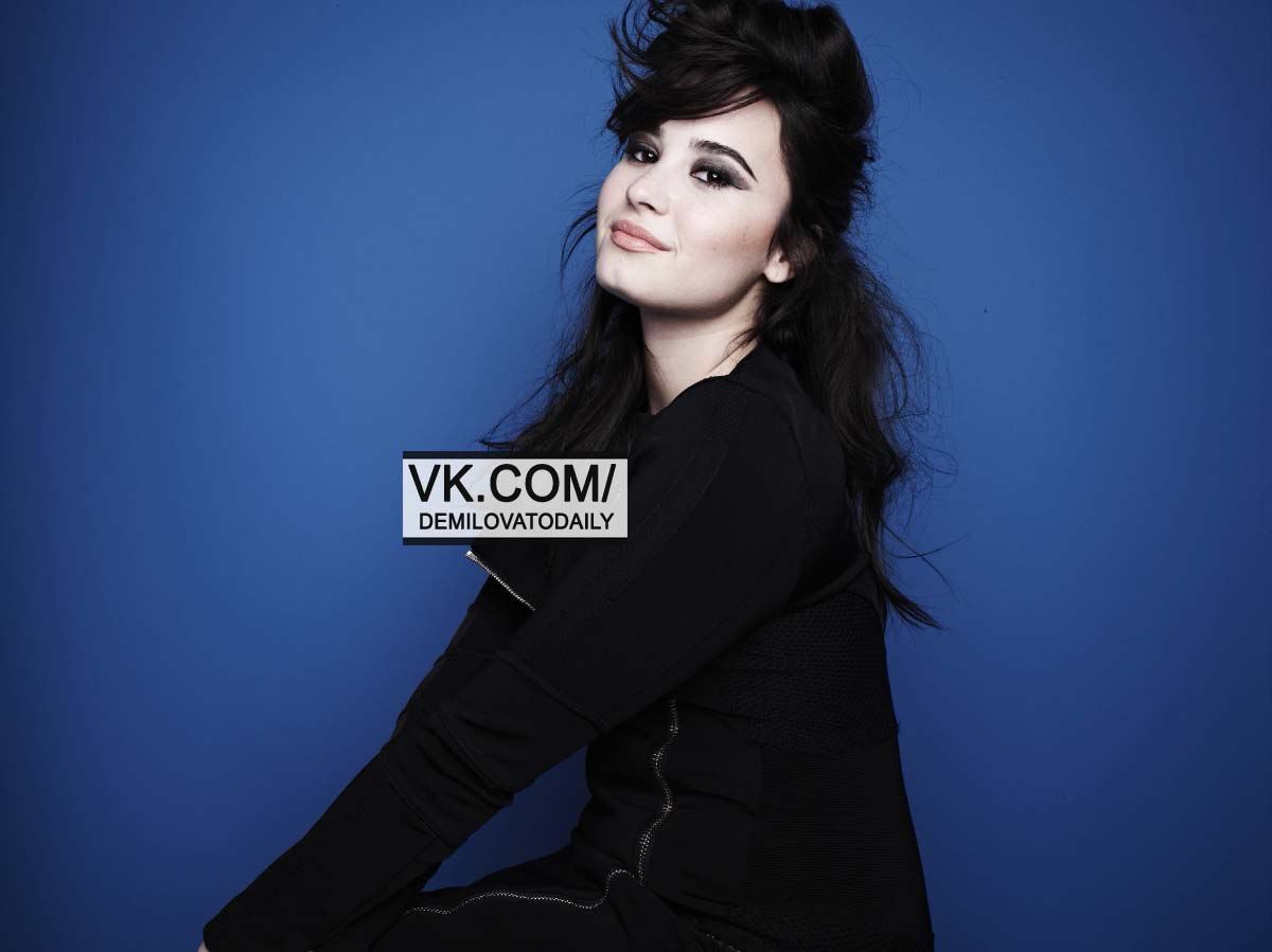 Girlfriend_Magazine-76.jpg