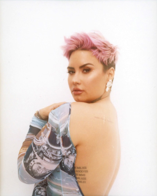 Glamour_2021_11.jpg