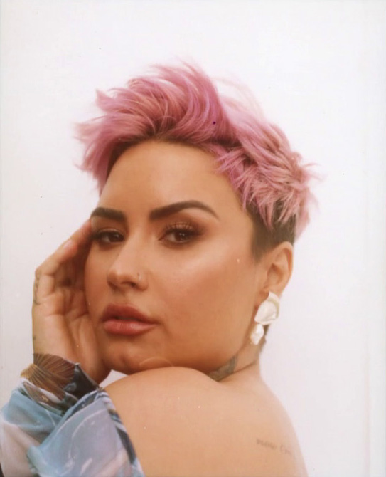 Glamour_2021_12.jpg