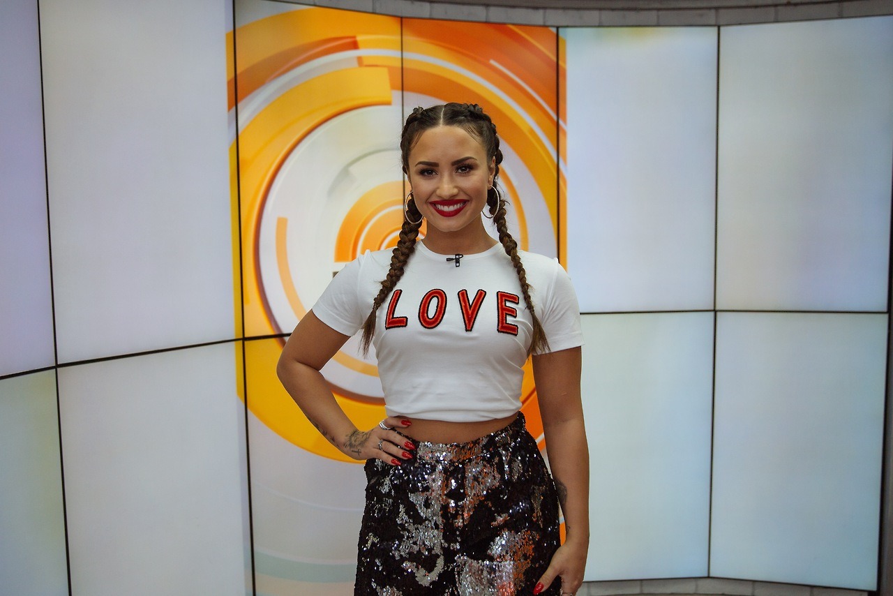 Today_Show_on_October_5-06.jpg Today_Show_on_October_5-06.jpg