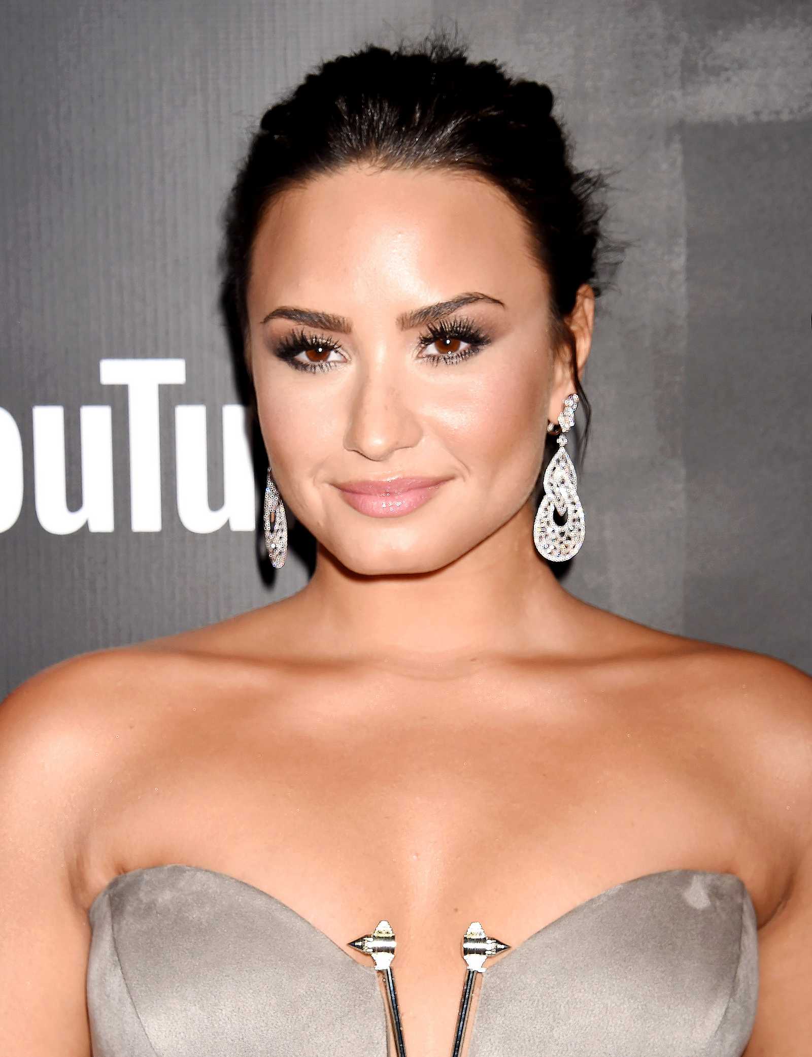YouTube_s__Demi_Lovato_Simply_Complicated__Premiere_-_October_11-51.jpg