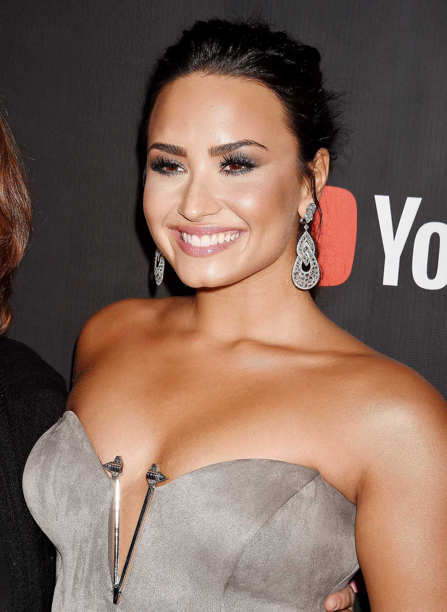 YouTube_s__Demi_Lovato_Simply_Complicated__Premiere_-_October_11-65.jpg