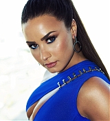 Demi_Lovato_-_2017_MTV_Video_Music_Awards_Photoshoot-05.jpg