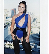 Demi_Lovato_-_2017_MTV_Video_Music_Awards_Photoshoot-14.jpg