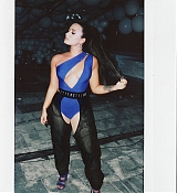 Demi_Lovato_-_2017_MTV_Video_Music_Awards_Photoshoot-17.jpg