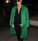 Demi_Lovato_-_Arrives_to_LAX_in_Los_Angeles_on_Feb_5-05.jpg