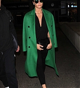 Demi_Lovato_-_Arrives_to_LAX_in_Los_Angeles_on_Feb_5-09.jpg