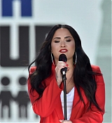 Demi_Lovato_-__March_For_Our_Lives__in_Washington2C_DC_on_March_24-08.jpg
