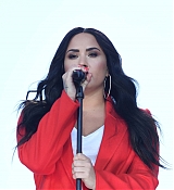Demi_Lovato_-__March_For_Our_Lives__in_Washington2C_DC_on_March_24-09.jpg