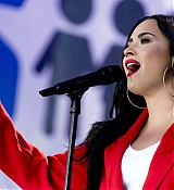 Demi_Lovato_-__March_For_Our_Lives__in_Washington2C_DC_on_March_24-13.jpg