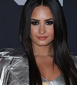 Demi_Lovato_-_iHeartRadio_Music_Awards_on_March_5-12.jpg