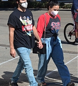 Demi_Lovato___Max_Ehrich_-_Out_shopping_on_Rodeo_Drive_in_Beverly_Hills2C_California__07272020-12.jpg