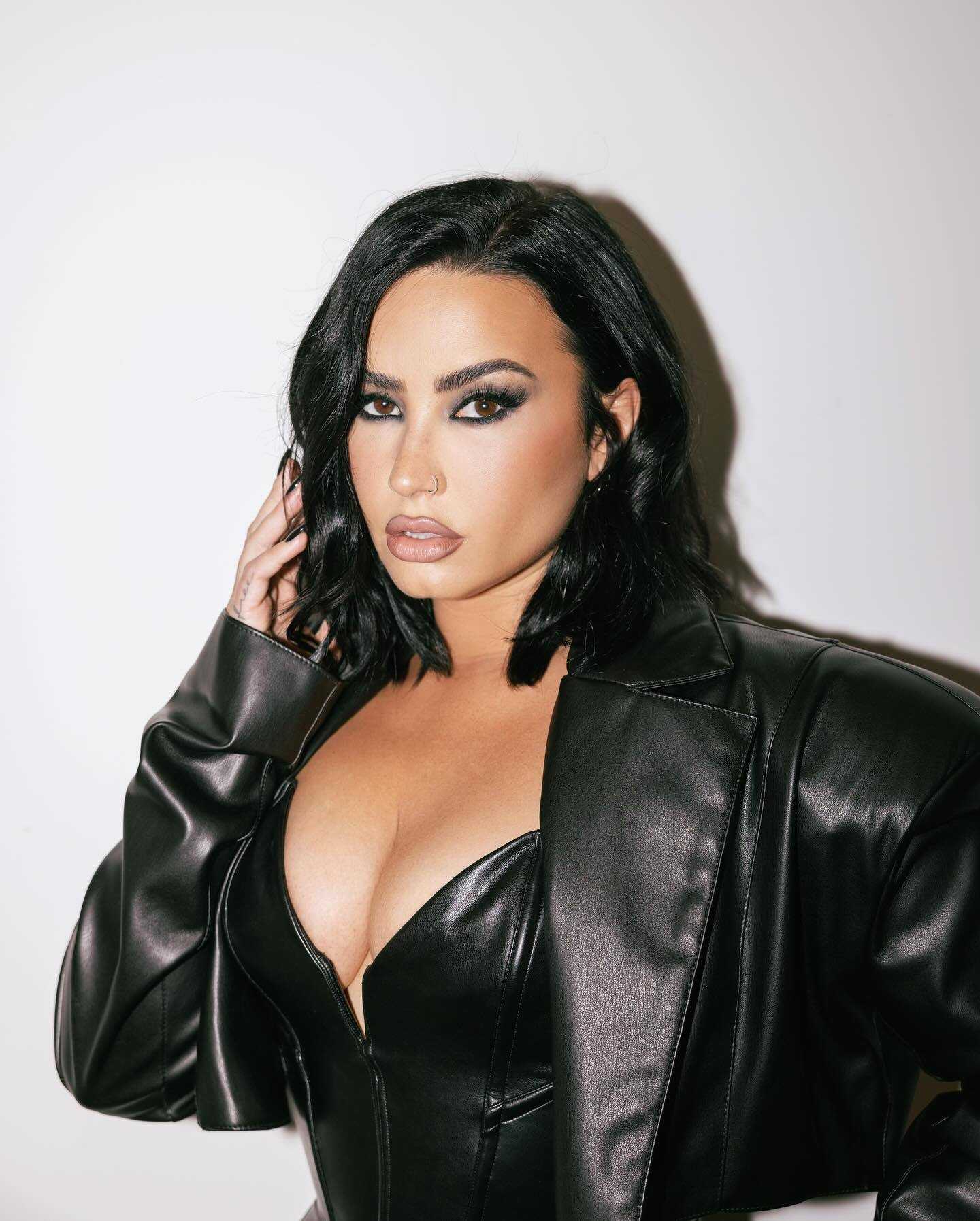 Billboard_Women_In_Music_01.jpg