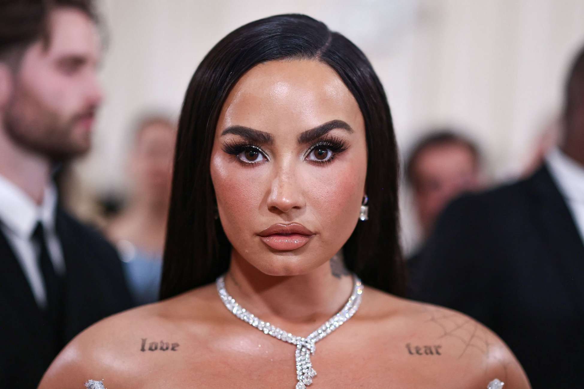 Demi_Lovato_-2024_Met_Gala_on_in_New_York_May_62C_2024_01.jpg