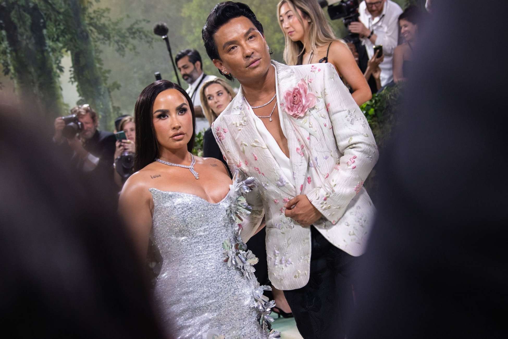 Demi_Lovato_-2024_Met_Gala_on_in_New_York_May_62C_2024_23.jpg