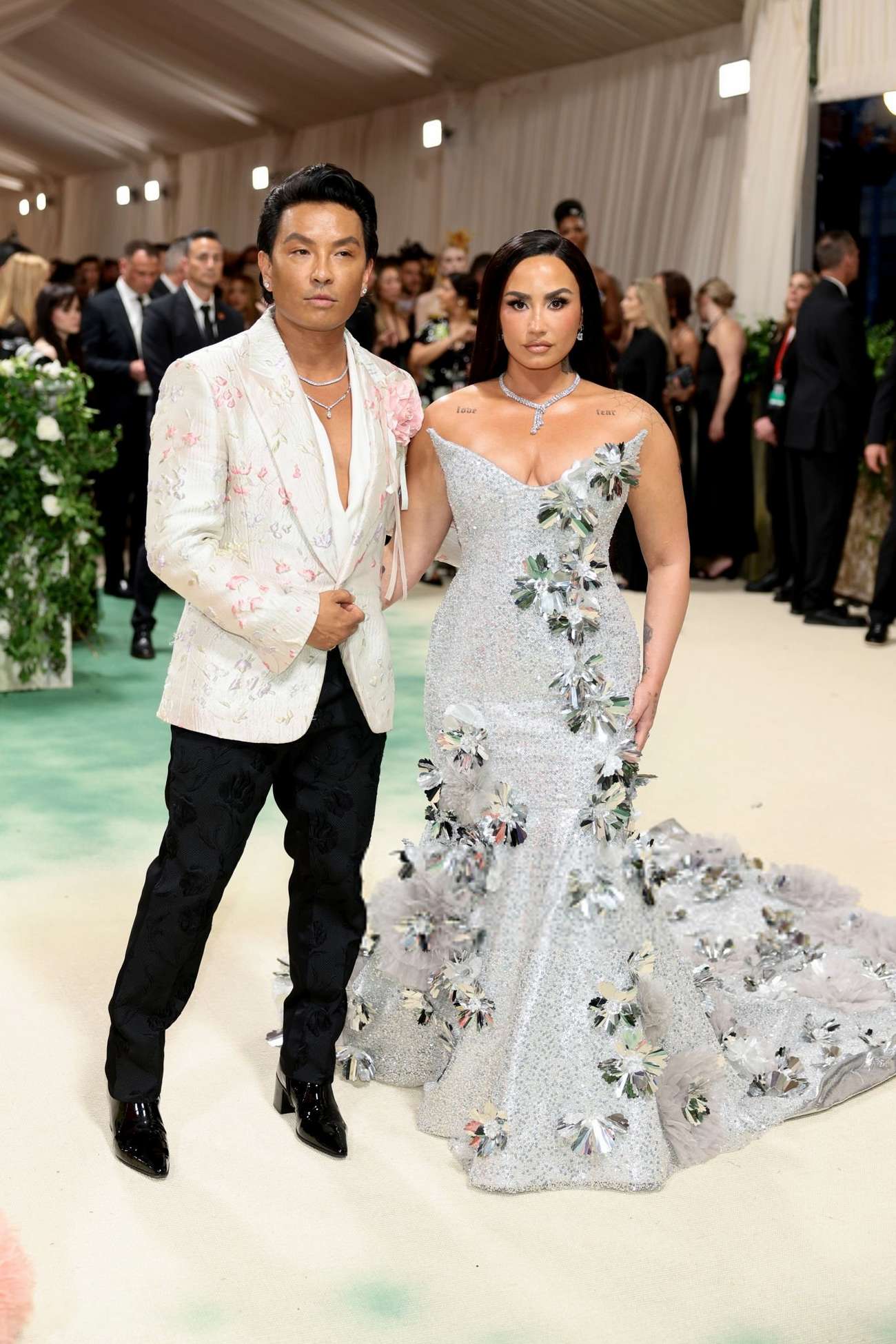 Demi_Lovato_-2024_Met_Gala_on_in_New_York_May_62C_2024_32.jpg