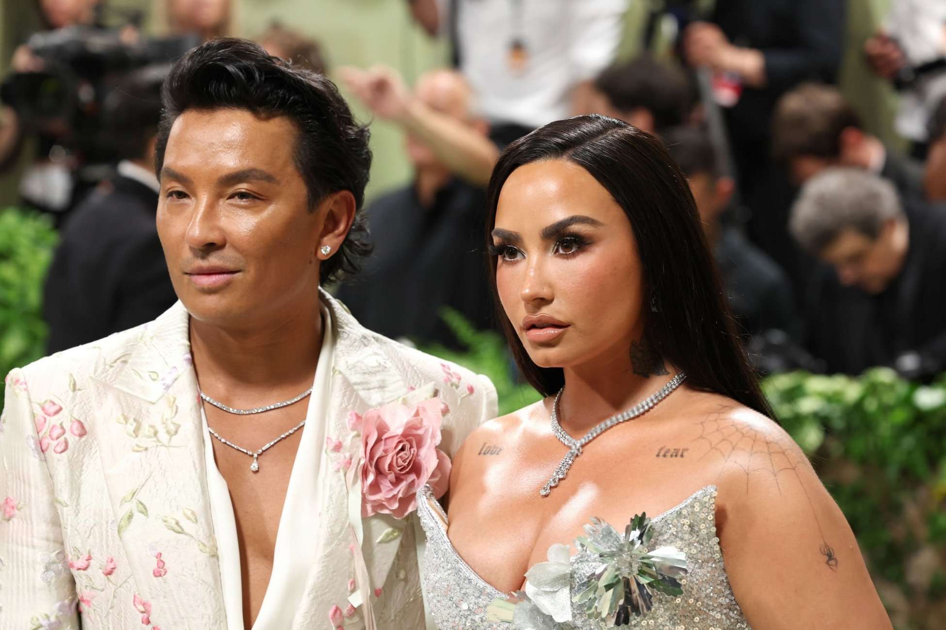 Demi_Lovato_-2024_Met_Gala_on_in_New_York_May_62C_2024_33.jpg