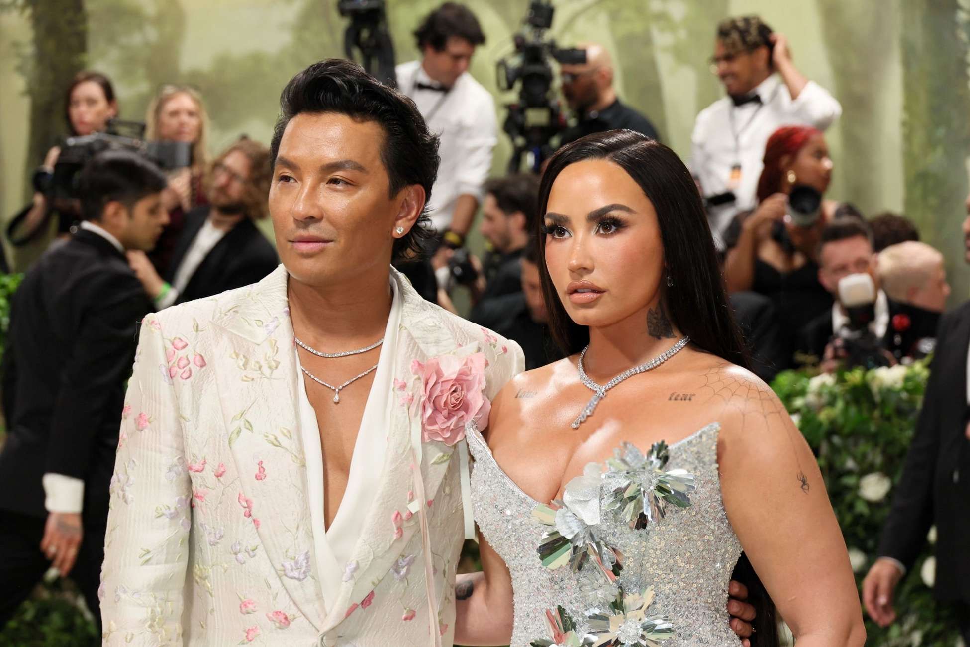 Demi_Lovato_-2024_Met_Gala_on_in_New_York_May_62C_2024_43.jpg