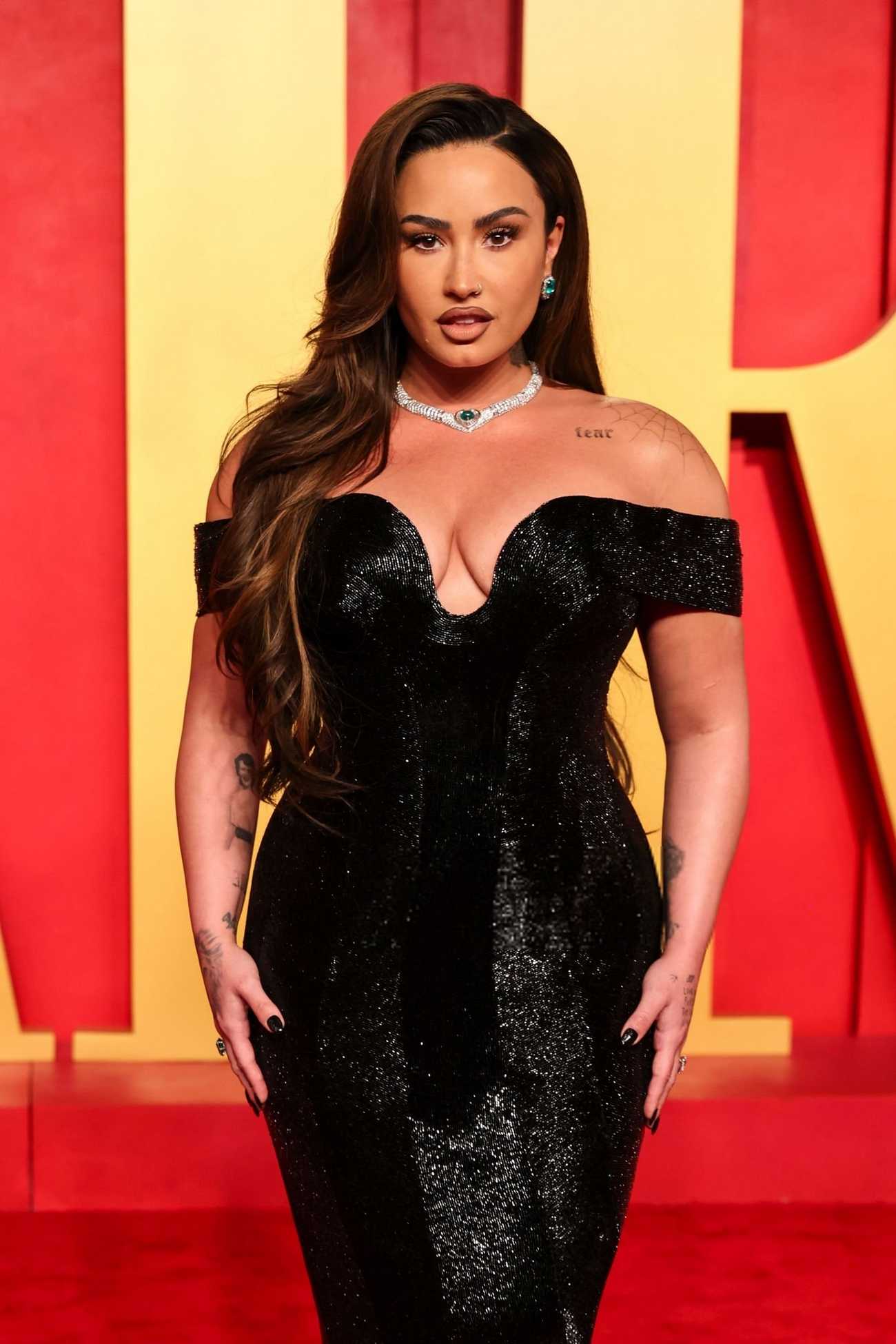 Demi_Lovato_-_2024_Vanity_Fair_Oscar_Party2C_Beverly_Hills_CA_-_March_102C_2024_13.jpg