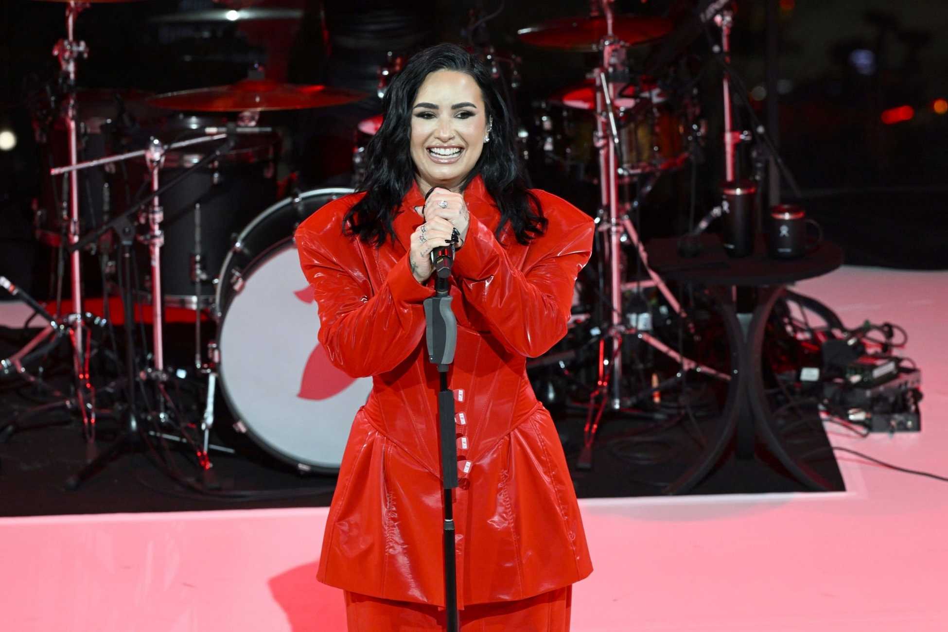 Performing_2024_American_Heart_Association27s_Go_Red_for_Women_Fashion_Show_and_Concert_in_New_York2C_01312024_29.jpg