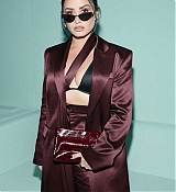 Demi_Lovato_-_attends_the_Boss_fashion_show_during_Milan_Fashion_Week_-_Milan2C_Italy_-_September_222C_202303.jpg