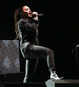 Free_Radio_Live_in_Birmingham_-_November_11-32.jpg