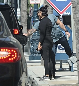 Leaving_Gym_in_LA_-_April_5th-03.jpg