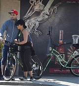 Out_with_Guilherme_Vasconcelos_in_LA_-_April_9-06.jpg