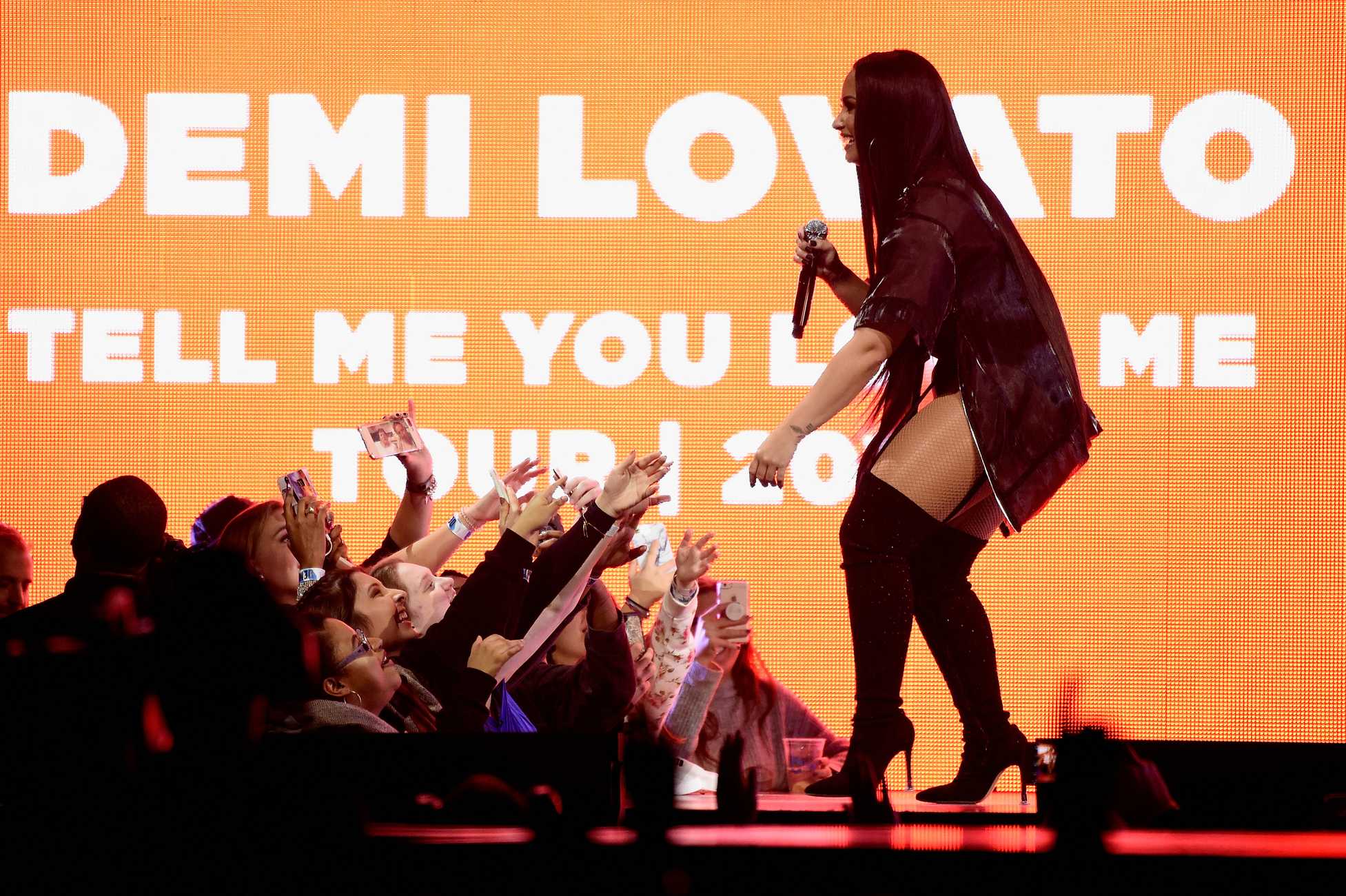 Demi_Lovato_-_Tell_Me_You_Love_Me_Tour_at_the_Barclay_Center_in_NYC_-_March_162C_2018-08.jpg